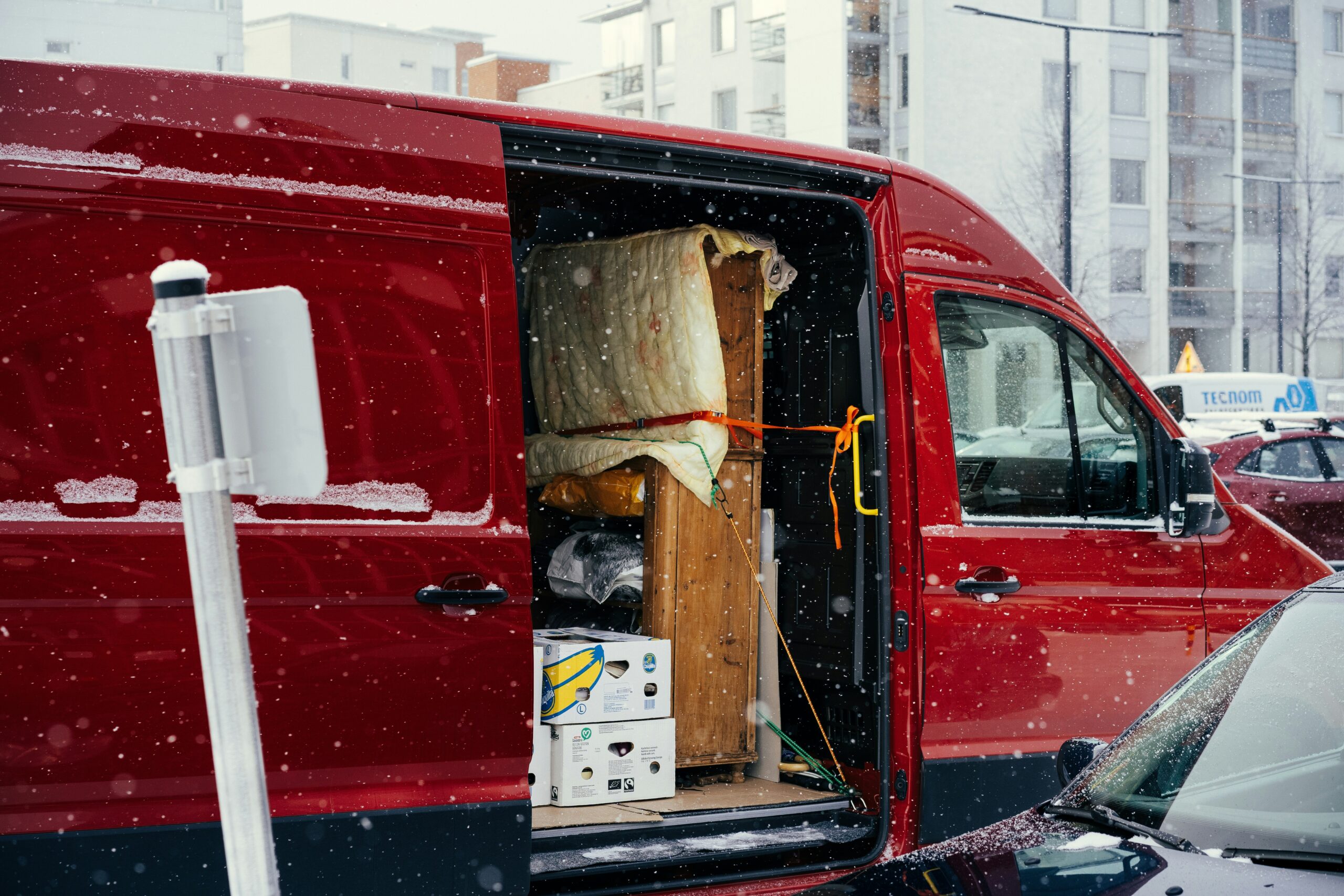 office furniture movers in Dubai